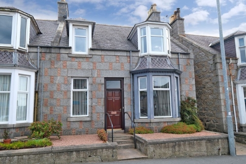 Street view of 14 North Street, Inverurie with steps leading to front door from street